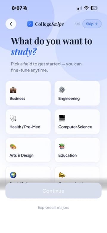 CollegeSwipe onboarding asking what you want to study